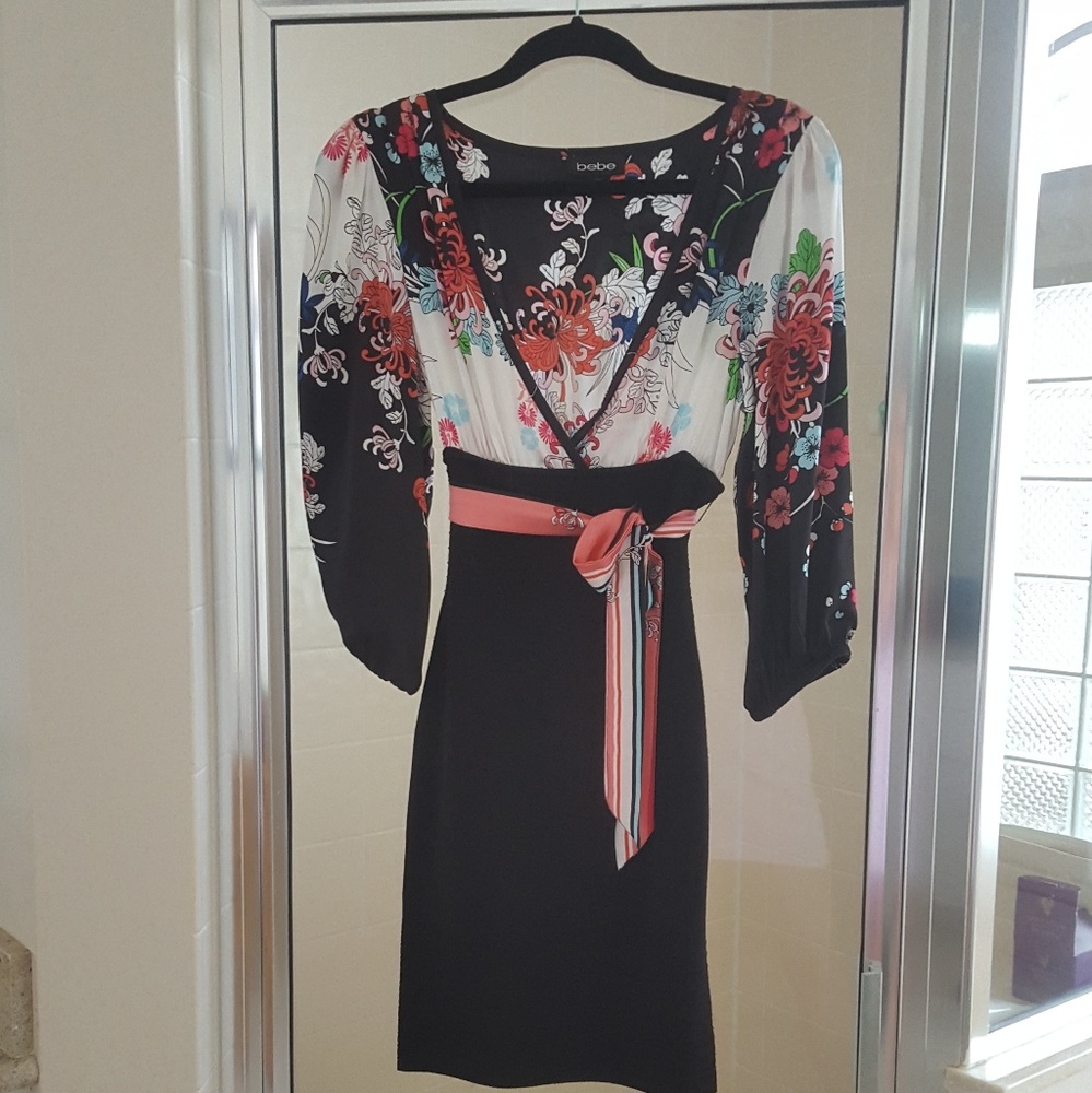 Bebe Dress size M